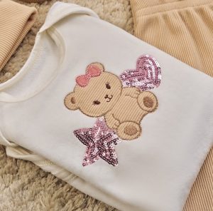 Conjunto em fleece com touca tam RN